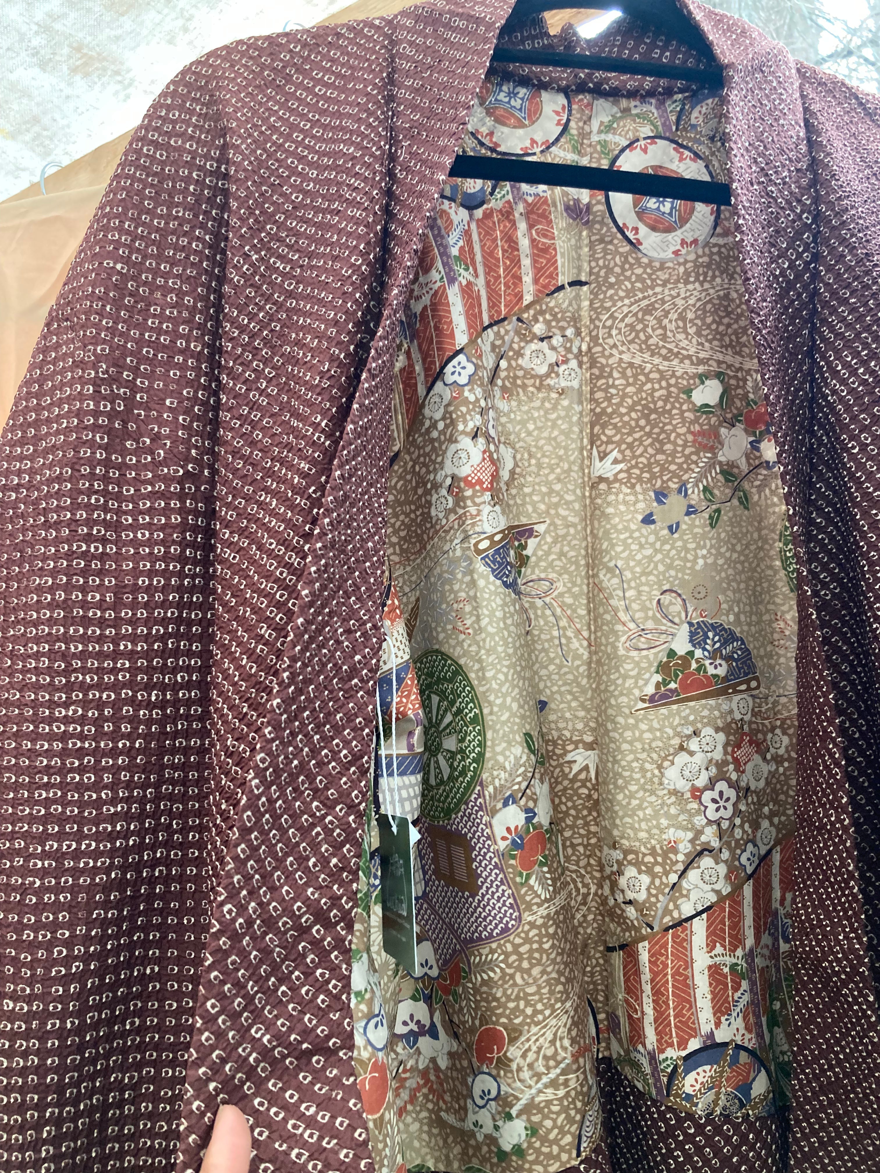 Wie pflegt man Seiden-Kimono und Haori im Sommer?