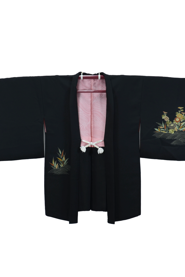 Vintage Haori mit Chrysanthemenmuster in Schwarz