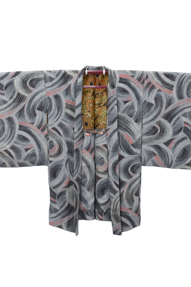 Vintage Haori mit abstraktem Linienmuster in Grau und Schwarz