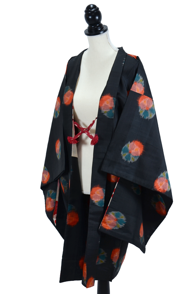 Antique Haori Tit in black with a colorful floral pattern