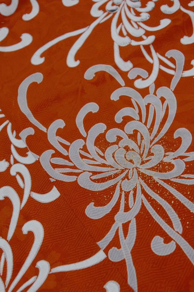 Antiker Nagabaori - Orange mit prachtvollen Chrysanthemen