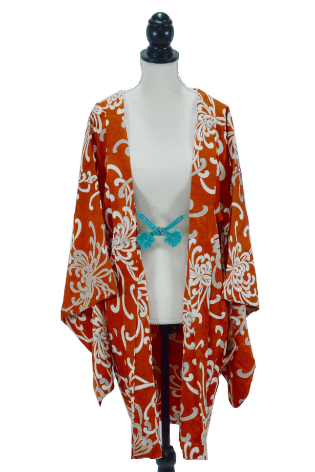 Antiker Nagabaori - Orange mit prachtvollen Chrysanthemen