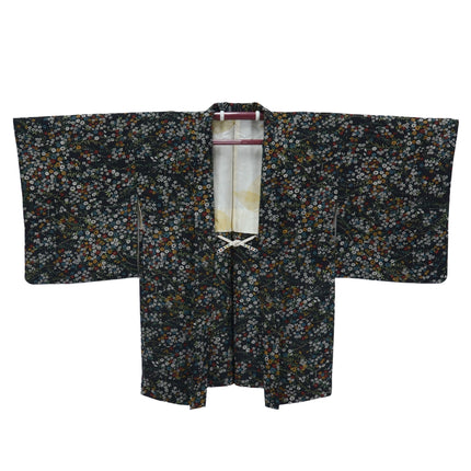 Vintage Haori mit mehrfarbigen Blumenmuster.
