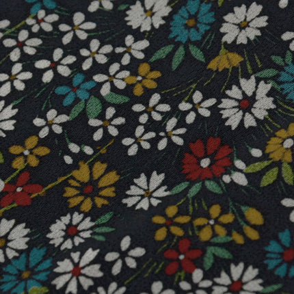 Vintage Haori mit mehrfarbigen Blumenmuster.