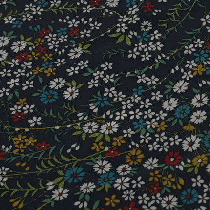 Vintage Haori mit mehrfarbigen Blumenmuster.