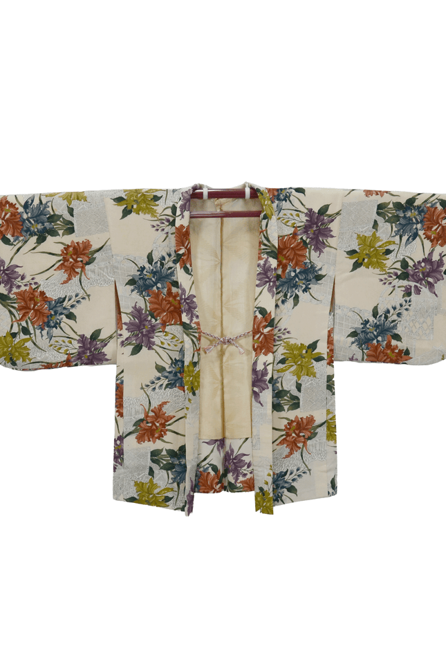 Antique haori with chrysanthemum and peony motifs. ( ca. 1910 - 1930 )