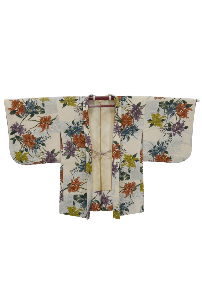 Antique haori with chrysanthemum and peony motifs. ( ca. 1910 - 1930 )