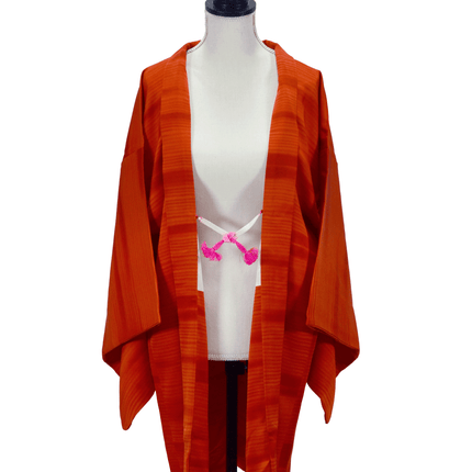 Vintage Haori mit kräftigem Rot und abstraktem Wolkenmotiv