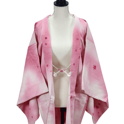 Vintage Haori mit Ahornblättern in zartem Pastellrosa