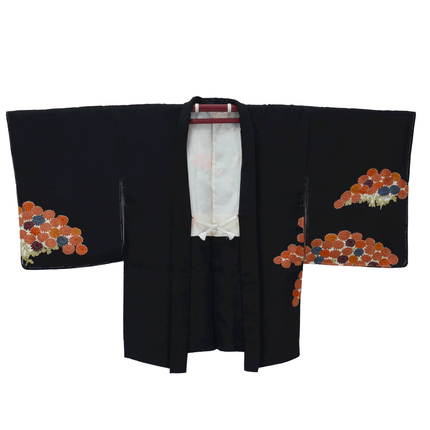 Vintage Haori mit Chrysanthemenmuster auf schwarzem Grund