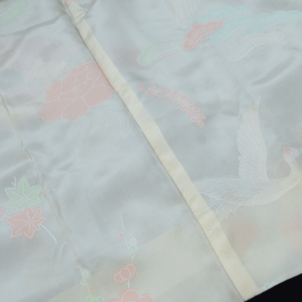 Vintage Haori mit Chrysanthemenmuster auf schwarzem Grund