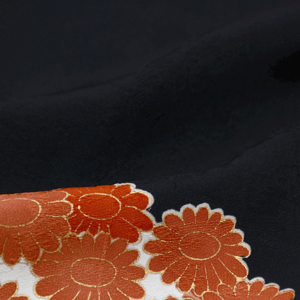 Vintage Haori mit Chrysanthemenmuster auf schwarzem Grund
