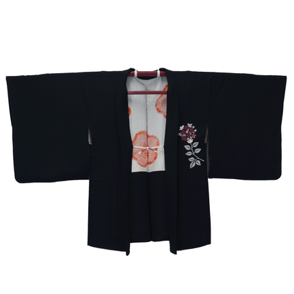 Vintage Haori mit floraler Stickerei und Shibori-Innenfutter auf schwarzem Grund