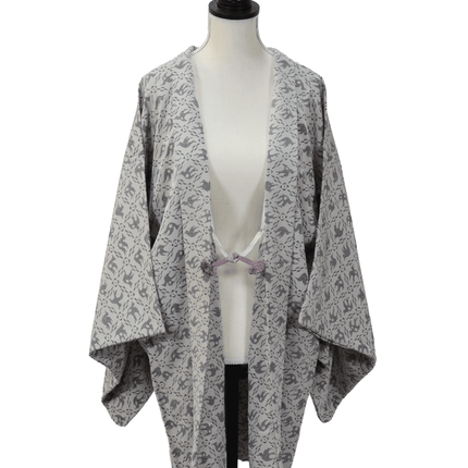 Vintage Haori mit geometrischem Muster und Vogelmotiven in Grau