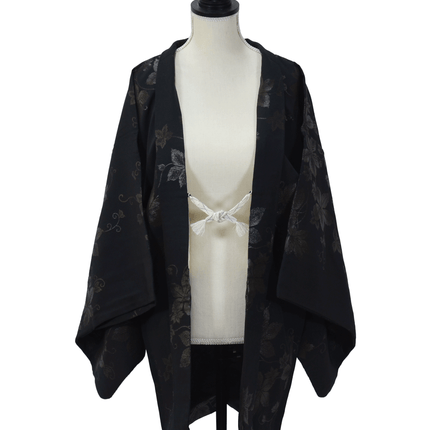 Vintage Haori mit eingewebtem floralen Arabeskenmuster in Schwar