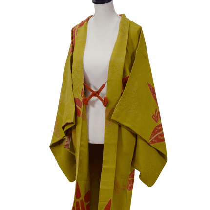 Antiker Haori mit Kranichmotiv in Gelbgrün und Shibori-Innenfutter ( ca 1920 - 1930 )