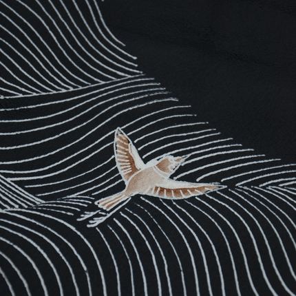 Vintage schwarzes Haori mit abstraktem Vogelmotiv