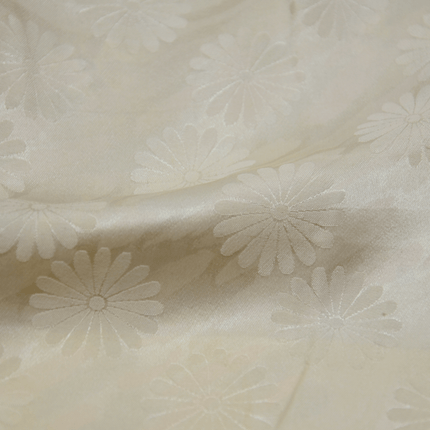Retro-modernes Vintage-Haori mit floralem Muster