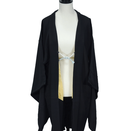 Schwarzer Vintage-Haori aus Seide mit goldgesticktem Familienwappen