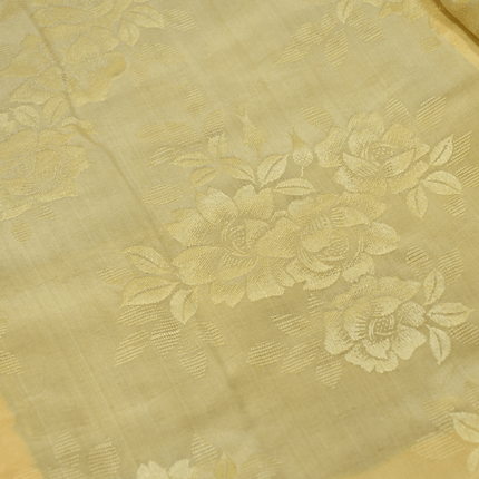 Schwarzer Vintage-Haori aus Seide mit goldgesticktem Familienwappen