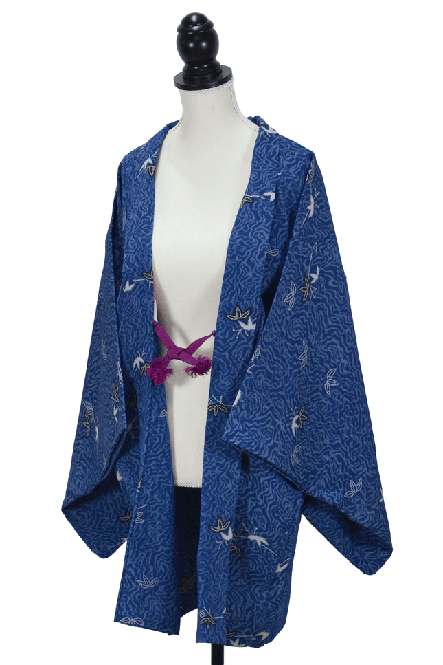Vintage Haori aus Seide mit ‚Iki‘-Ästhetik und floraler Innenfütterung