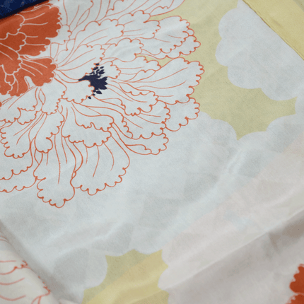 Vintage Haori aus Seide mit ‚Iki‘-Ästhetik und floraler Innenfütterung