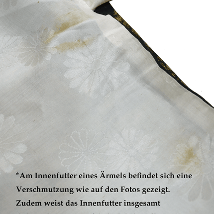 Luxuriöser schwarzer Vintage-Haori mit goldener Landschaftsstickerei