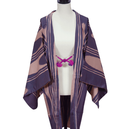 Antiker Meisen-Haori mit violettem Streifenmuster