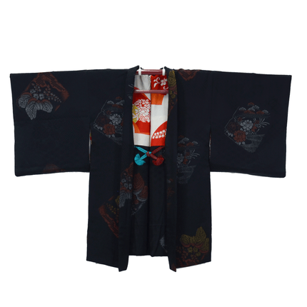 Classic black vintage haori with kamon and Uramasari lining