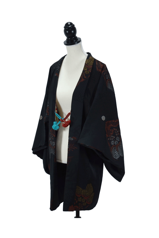 Classic black vintage haori with kamon and Uramasari lining