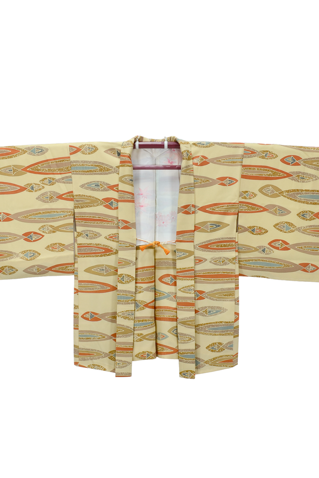 Vintage Haori mit abstraktem geometrischem Muster in Cremegelb
