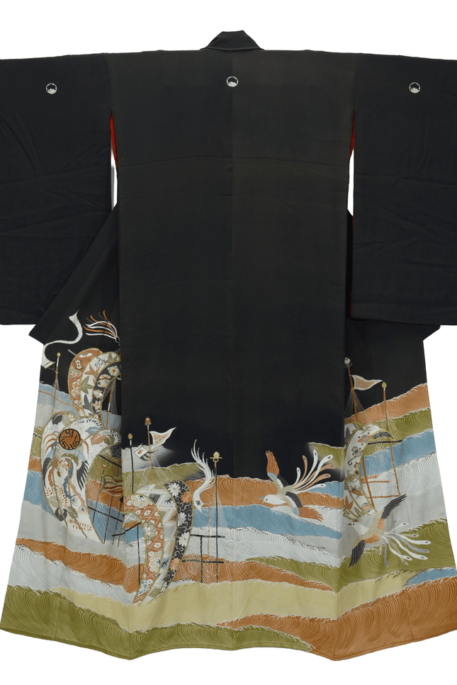 Antique kimono with Eba pattern ( ca. 1910- 1920 )