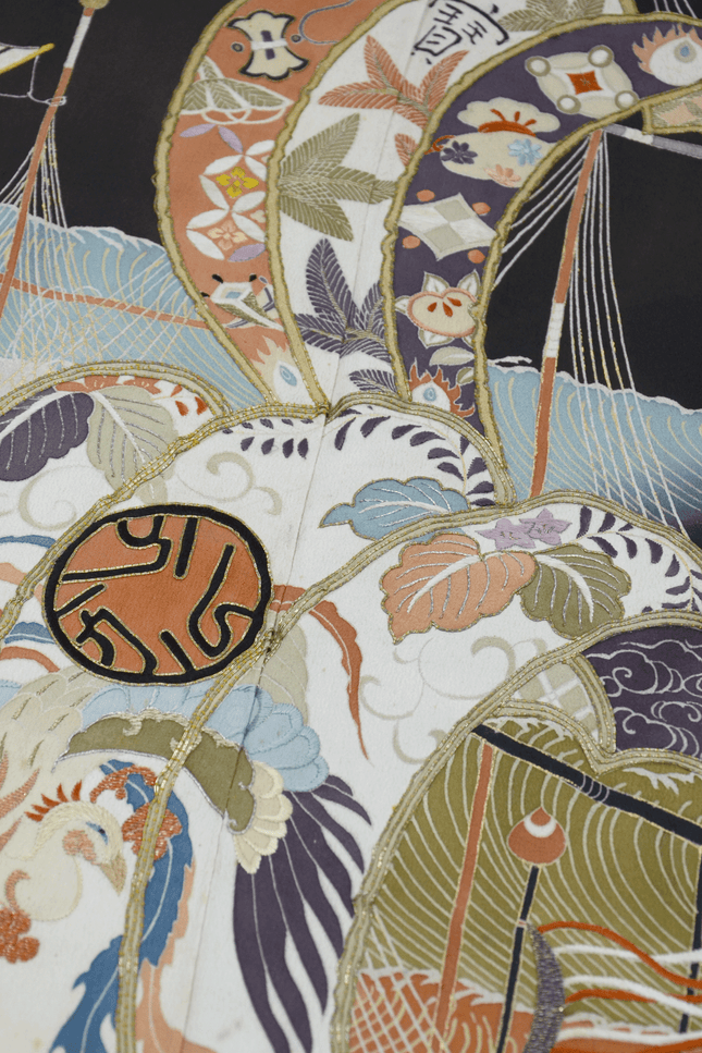 Antique kimono with Eba pattern ( ca. 1910- 1920 )