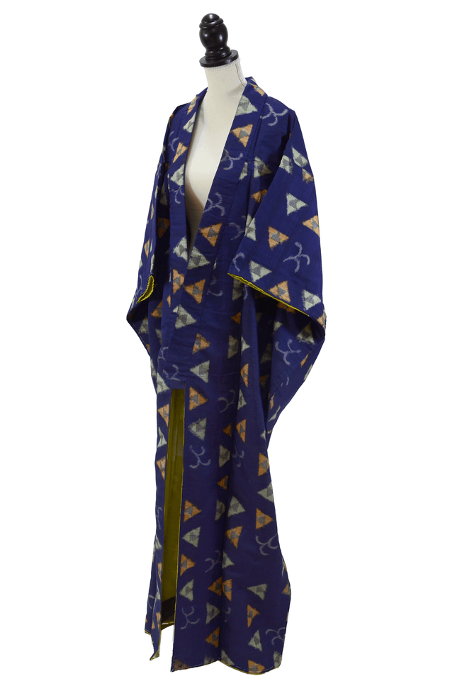 Vintage kimono in indigo blue from the period approx. 1930–1950.
