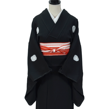 Vintage Kimono schwarz Seide 1950–1970 mit fünf Familienwappen – Japan Montsuki