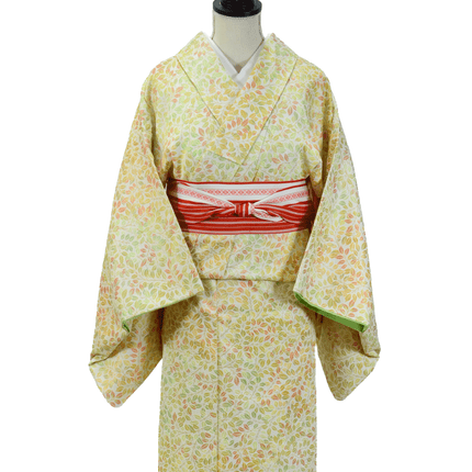 Vintage Kimono mit feinem Blattmuster in Pastellfarben aus Seide (1960–1980)