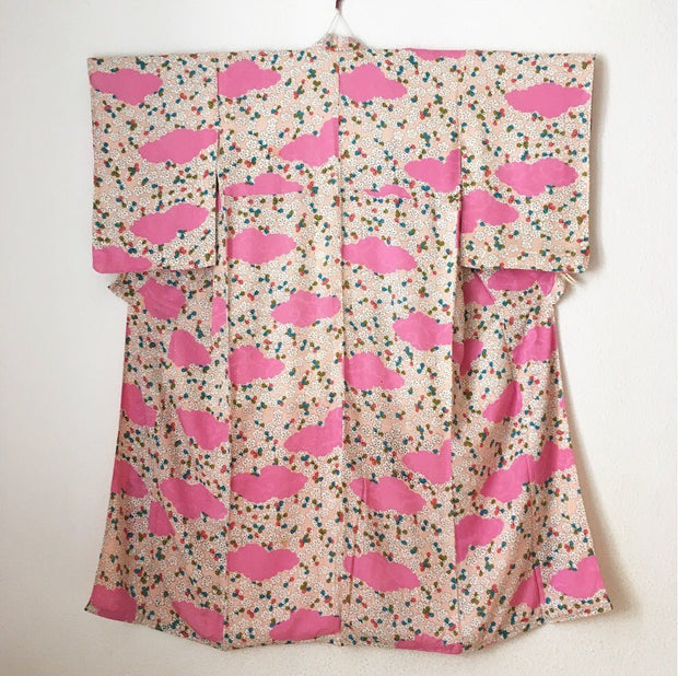 <h2><a href="/collections/kimono-fur-frauen" title="Kimono für Frauen">Kimono</a></h2>