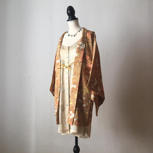 <h2><a href="/collections/haori-fur-frauen" title="Haori für Frauen">Haori  </a></h2>